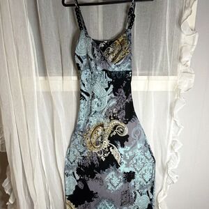 Women's Sleeveless Dress Size Medium  Essentials